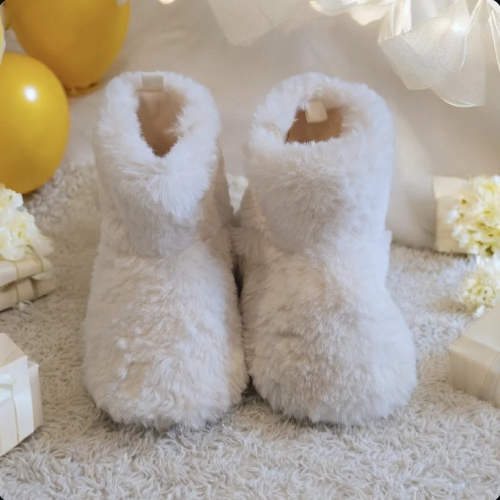 Old Navy Unisex Faux-Fur Booties for Baby Size 12-18M